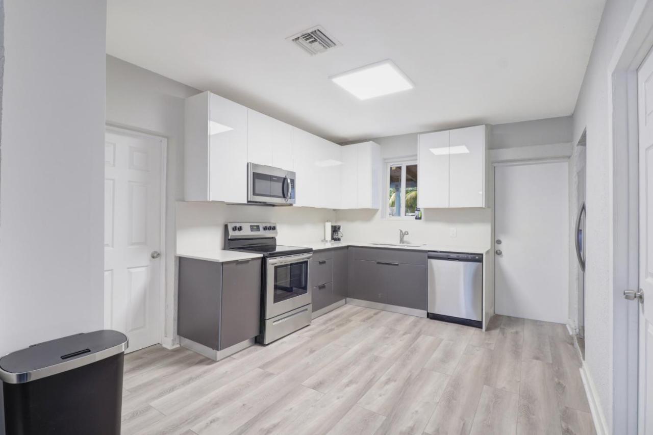 Spacious And Luxurious Home Centrally Located Between Miami And Ft. Lauderdale Miramar Buitenkant foto