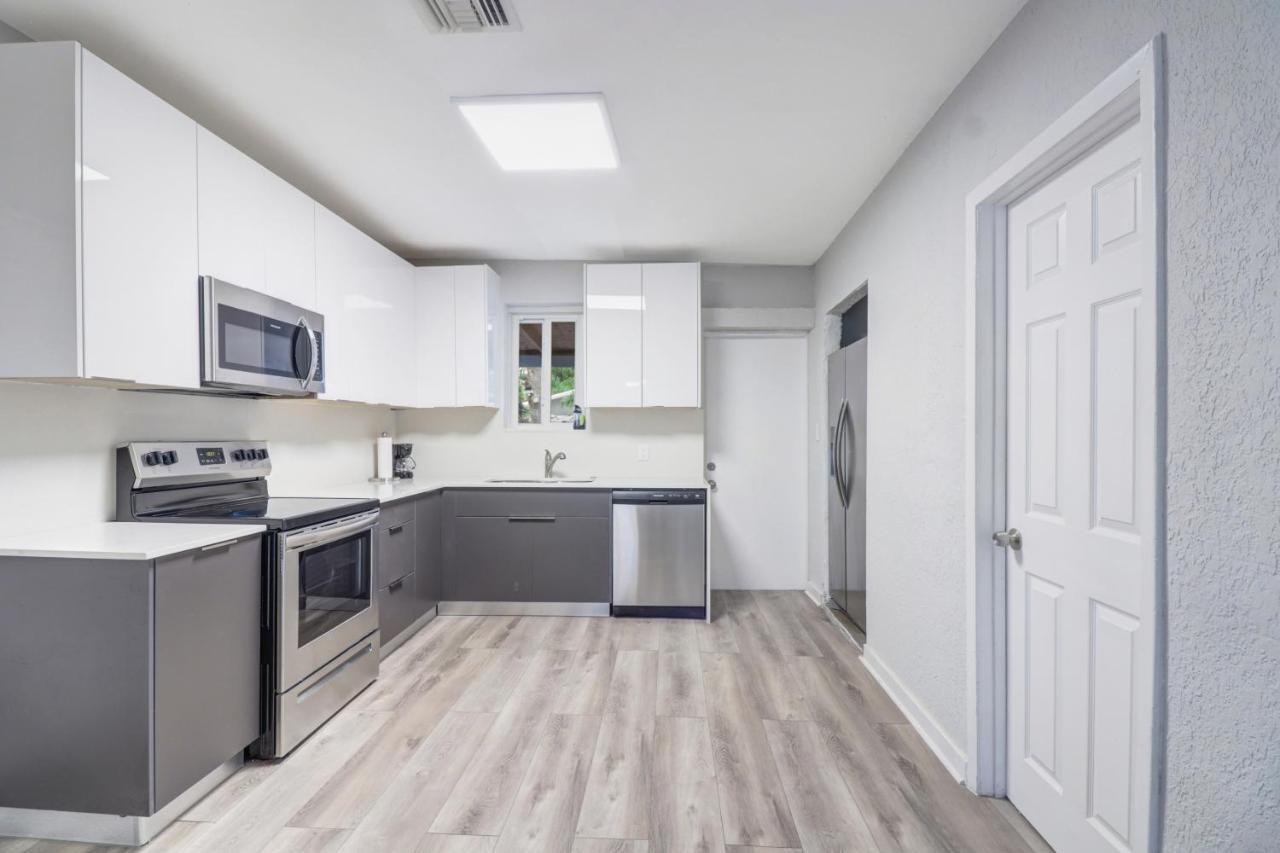 Spacious And Luxurious Home Centrally Located Between Miami And Ft. Lauderdale Miramar Buitenkant foto